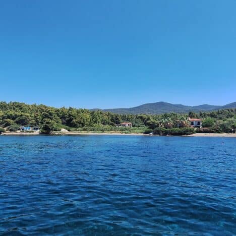 2024-07 Ankerbucht Diaporti Beach vor Chalkidiki Sithonia
